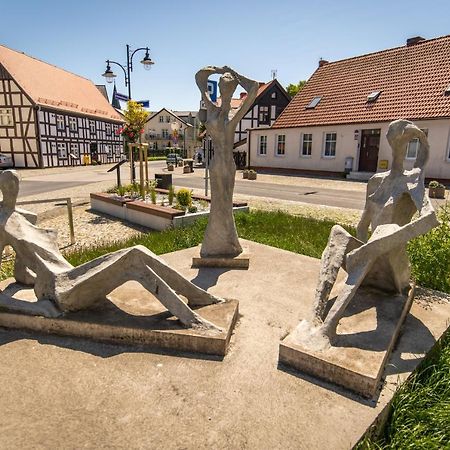 Apartamenty Kamienica Arte 4 Устка Екстер'єр фото