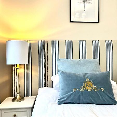 Apartamenty Kamienica Arte 4 Устка Екстер'єр фото