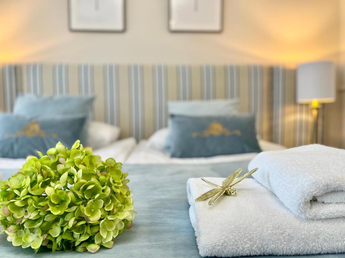 Apartamenty Kamienica Arte 4 Устка Екстер'єр фото